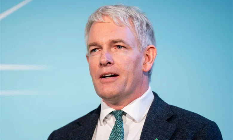 Unions slam Reform plans to politicise and cut civil service