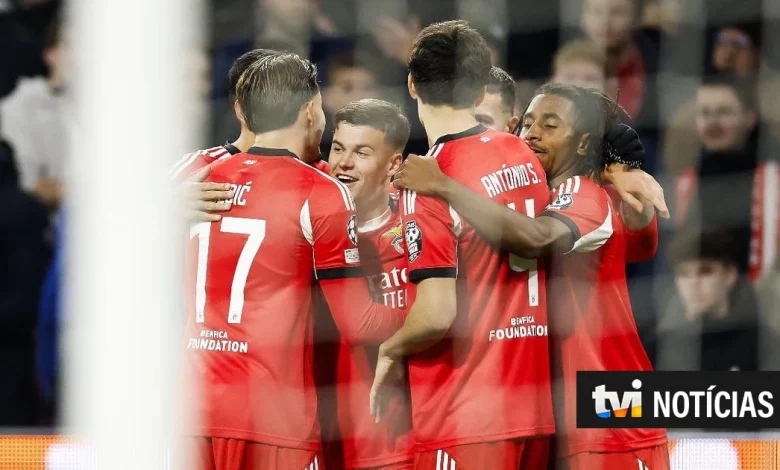 VÍDEO: Dahl assina golaço e Benfica já vence em Amesterdão