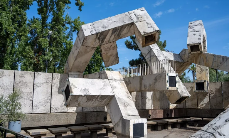 Vaillancourt Fountain: City votes to dismantle its most controversial piece of public art