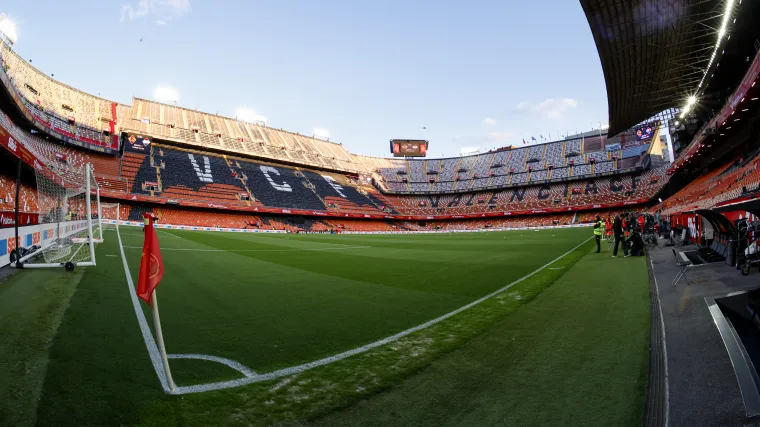 Valencia vs. Levante: Alineaciones, pronóstico y apuestas del partido de La Liga de España 2025