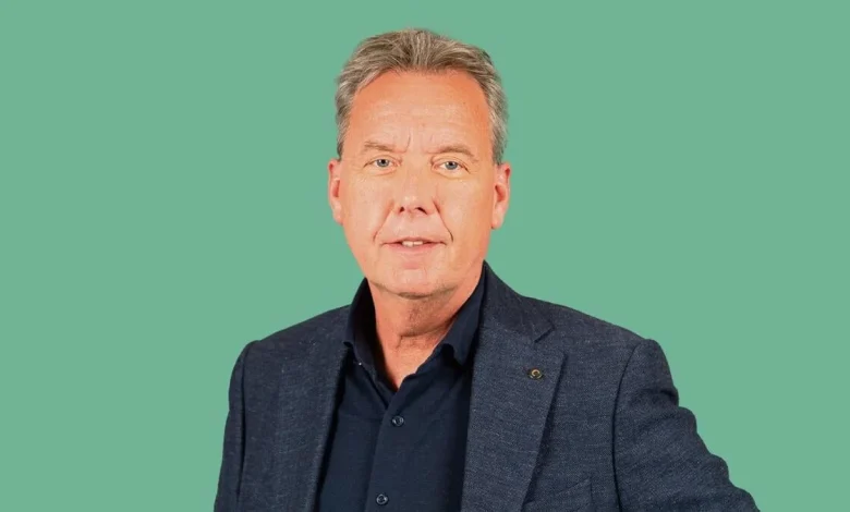 Valentijn Driessen: ’John Heitinga niet langer de man voor Ajax: ontslag of eer aan zichzelf houden’