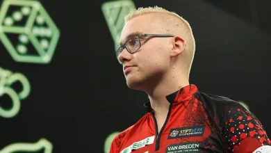 Van der Velde (22) toont maand voor WK-debuut goede vorm op Grand Slam of Darts