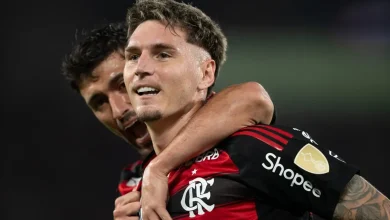 Varela ganha moral com Filipe Luís e deve ser titular do Flamengo contra o São Paulo