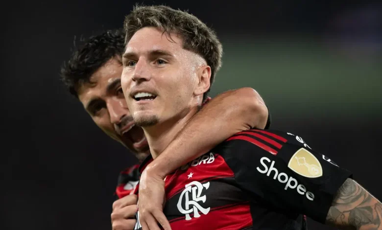 Varela ganha moral com Filipe Luís e deve ser titular do Flamengo contra o São Paulo