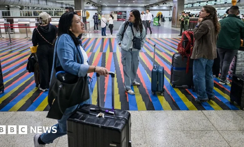 Venezuela bans six major airlines after tensions with US escalate