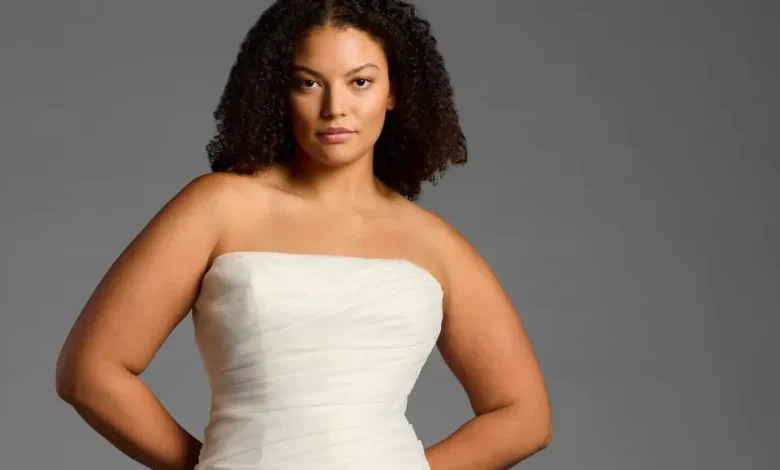 Vera Wang and David’s Bridal Offer Archival Styles for Brides and Bridesmaids