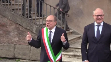 Verdone con la fascia da sindaco: "Il primo progetto? Prosciugheremo il Tevere. Idrovore pronte"