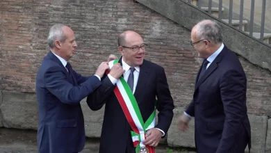 Verdone sindaco per un giorno: "Come il mio maestro Sordi, a pranzo sfinito voleva andare a dormire"