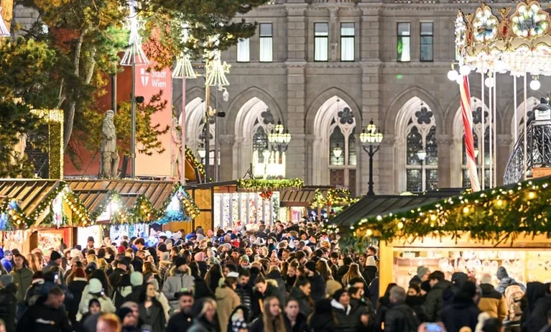 Verhüttelt und zugepunscht! Saisonstart für die Wiener Weihnachtsmärkte