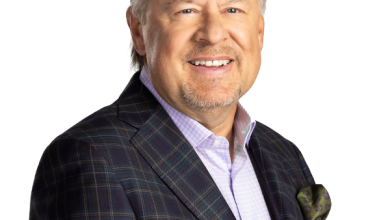 Veteran broadcaster John Oakley signs off after 46 years on the air