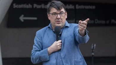 Victoria Coren and Billy Bragg’s Brilliant Response to Trans Bigot Graham Linehan