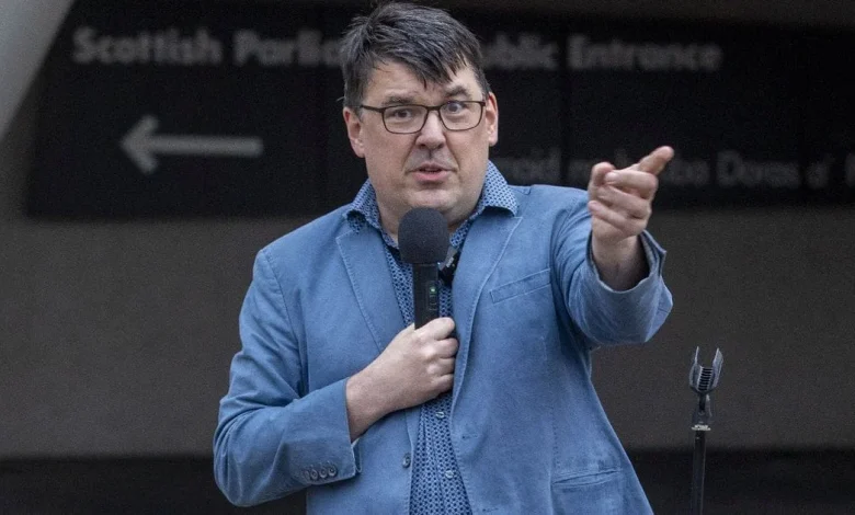 Victoria Coren and Billy Bragg’s Brilliant Response to Trans Bigot Graham Linehan