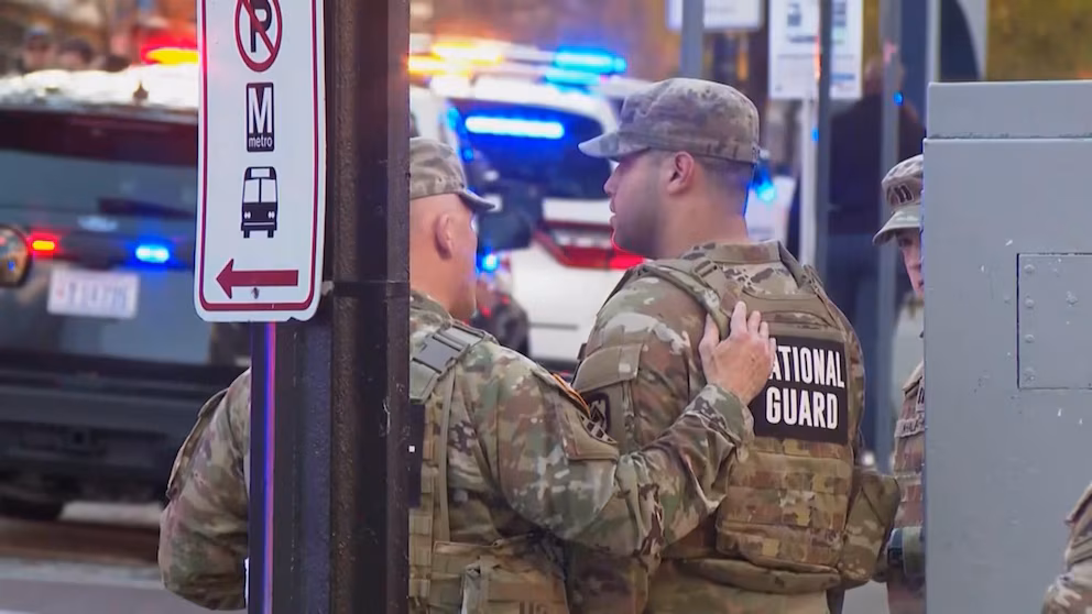 Video 2 National Guard on patrol near White House shot in "targeted" attack, officials say