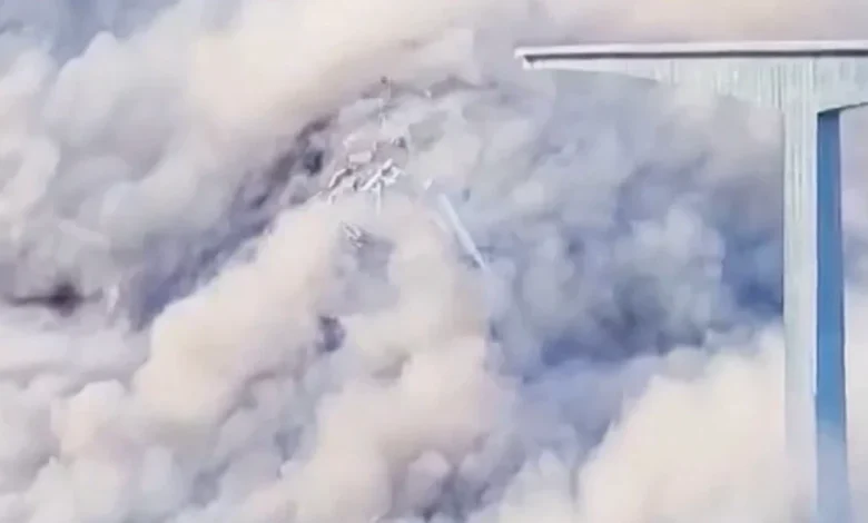 Video shows collapse of newly built bridge in China