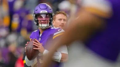Vikings fans are booing J.J. McCarthy for awful plays in Week 11
