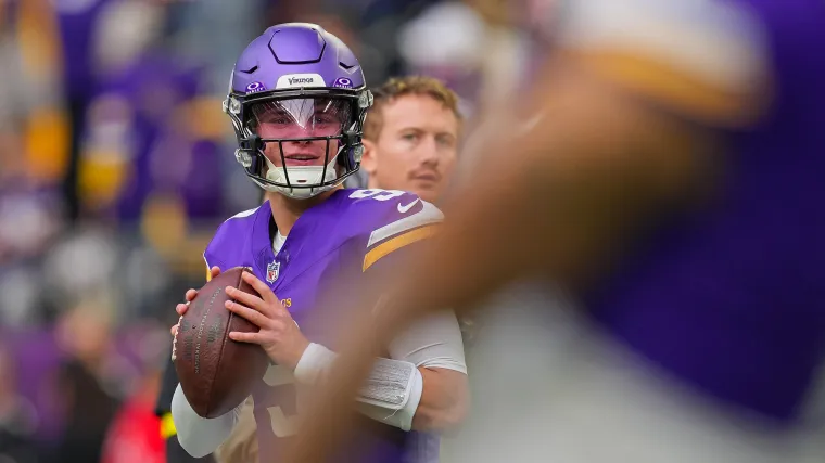 Vikings fans are booing J.J. McCarthy for awful plays in Week 11