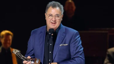Vince Gill Accepts Lifetime Achievement Award at 2025 CMA Awards