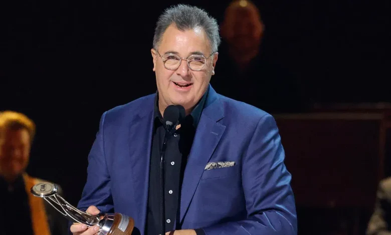 Vince Gill Accepts Lifetime Achievement Award at 2025 CMA Awards