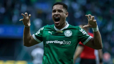 Vitor Roque teve 'sonho de família' estragado pelo Flamengo e tem agora chance de se vingar pelo Palmeiras