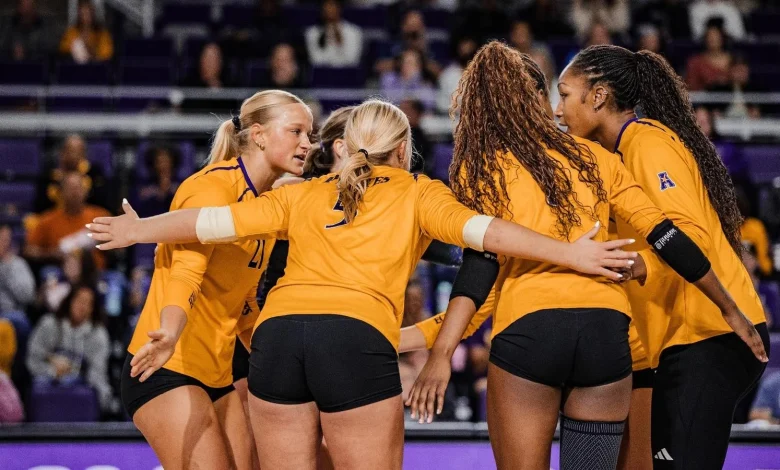 Volleyball Host Rice for Halloween, Followed by Temple Sunday