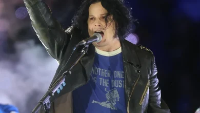 WATCH: Jack White and Eminem put on epic halftime show during Packers-Lions Thanksgiving game
