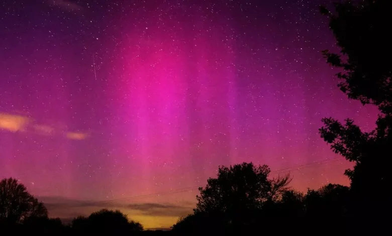 Wales 'could see' northern lights tomorrow after red alert issued update