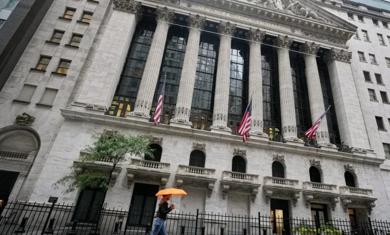 Wall Street points to tiny gains ahead of the open on mixed corporate earnings results