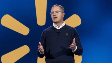 Walmart CEO to retire in January