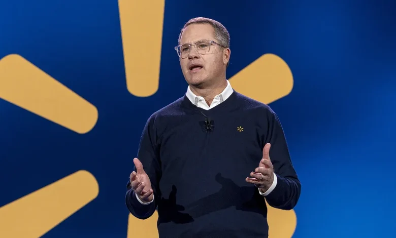 Walmart CEO to retire in January