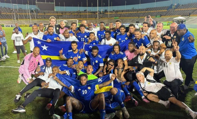 Wat een prestatie! Dick Advocaat na thriller met Curaçao naar WK voetbal