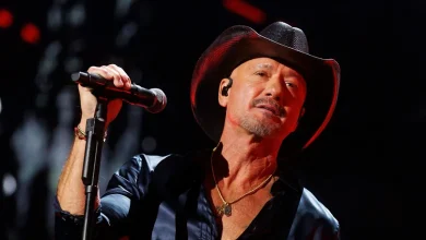 Watch: Tim McGraw delivers family surprise at latest concert