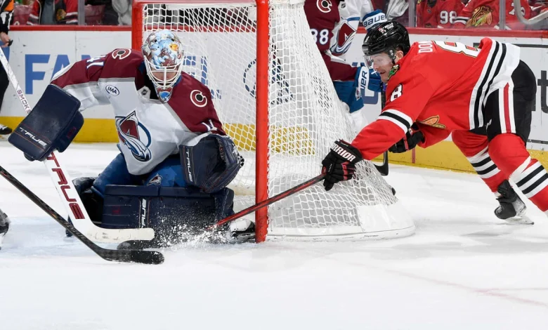 Wedgewood makes 22 saves, Avalanche shut out Blackhawks for 9th straight win