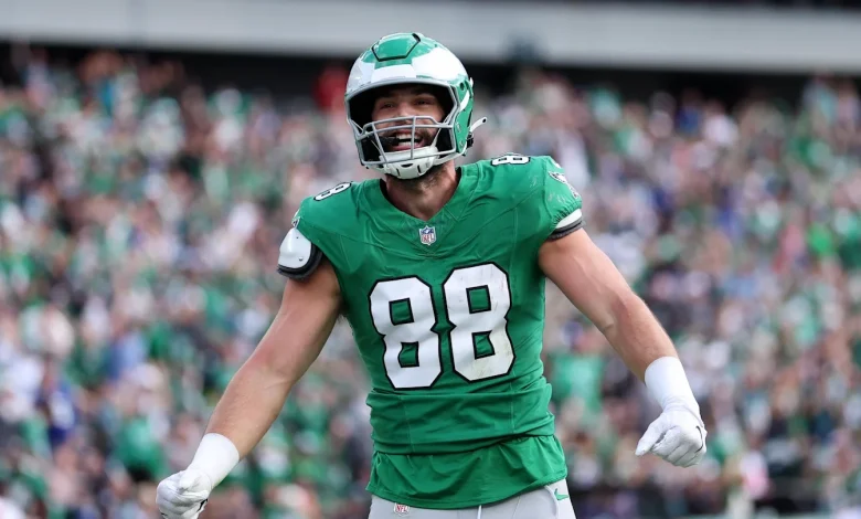 Week 10 MNF DraftKings Showdown Tight End Strategy: Dallas Goedert vs. Luke Musgrave