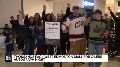 West Edmonton Mall packed for annual Oilers Autograph Night