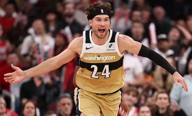 What happened to Corey Kispert? Live injury updates for Wizards vs. Hawks on 11/25/25