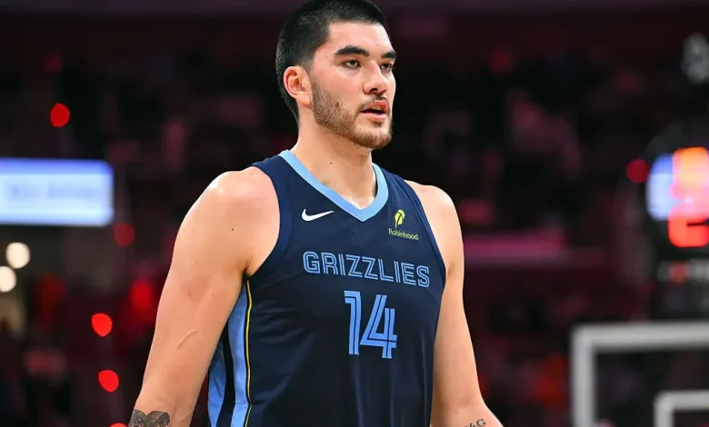 What happened to Zach Edey? Live injury updates for Grizzlies vs. Nuggets on 11/24/25