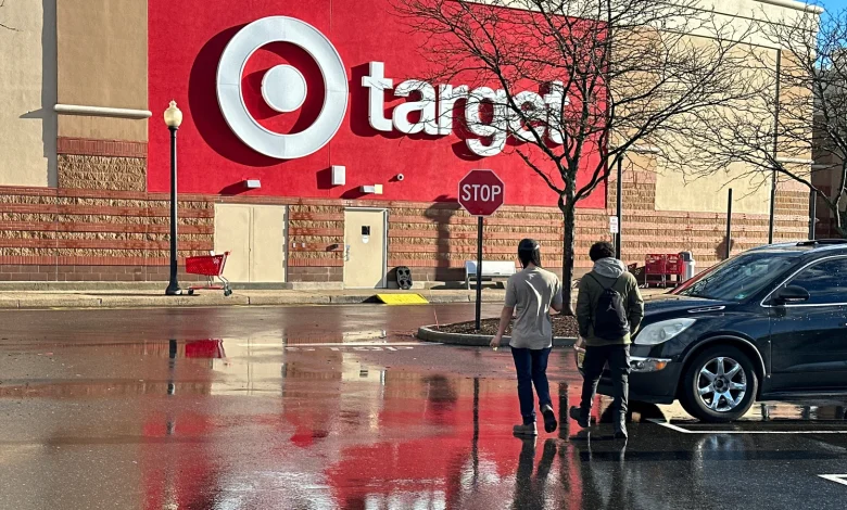 What stores are open, closed on Thanksgiving 2025? Grocery, drugstores and more