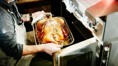 What's open on Thanksgiving? Here's what to know about store hours on Thursday and Black Friday.