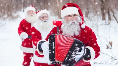 When does Christmas music start on SiriusXM? What stations are Christmas songs on?