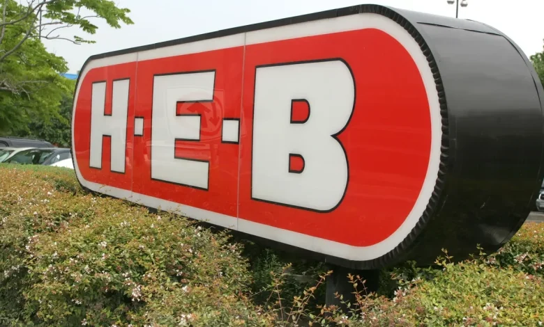 When is H-E-B open on Thanksgiving in 2025?