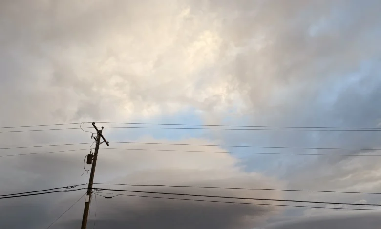 Whipping winds knock out power for thousands of Washoe County residents