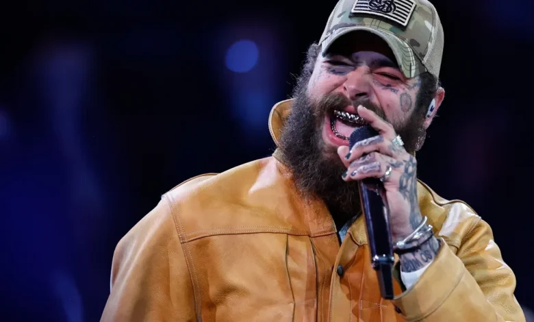 Who is performing halftime show for Chiefs - Cowboys on Thanksgiving?