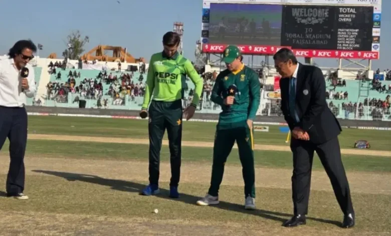 Who won the toss today in PAK Vs SA 3rd ODI?
