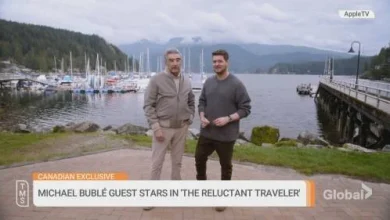 Who’s more Canadian? Eugene Levy and Michael Bublé hit the ice rink to find out