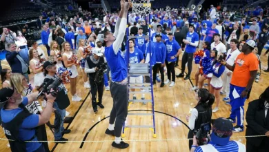 Why Florida's 7-foot-9 Olivier Rioux isn't playing for defending champion Gators