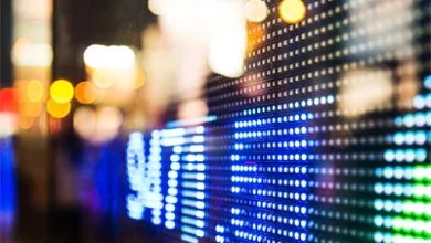 Why is the current level of difficulty in operating within the crypto market considered extremely challenging?