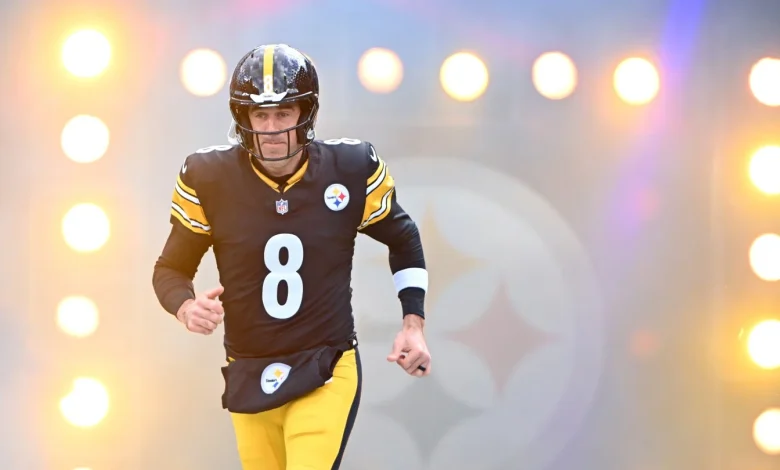 Will the Steelers let Aaron Rodgers play with a broken wrist?