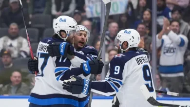 Winnipeg Jets snap three-game losing skid with 5-3 triumph in Vancouver