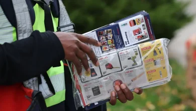 With Canada Post and its workers still at the table, can a holiday disruption be avoided?