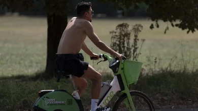 Woman rushed to hospital with head injuries after being hit by e-bike in Bondi